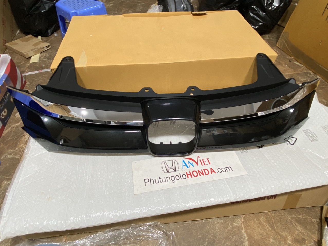 Mặt ca lăng phần đế xe Honda CRV 2016-2017